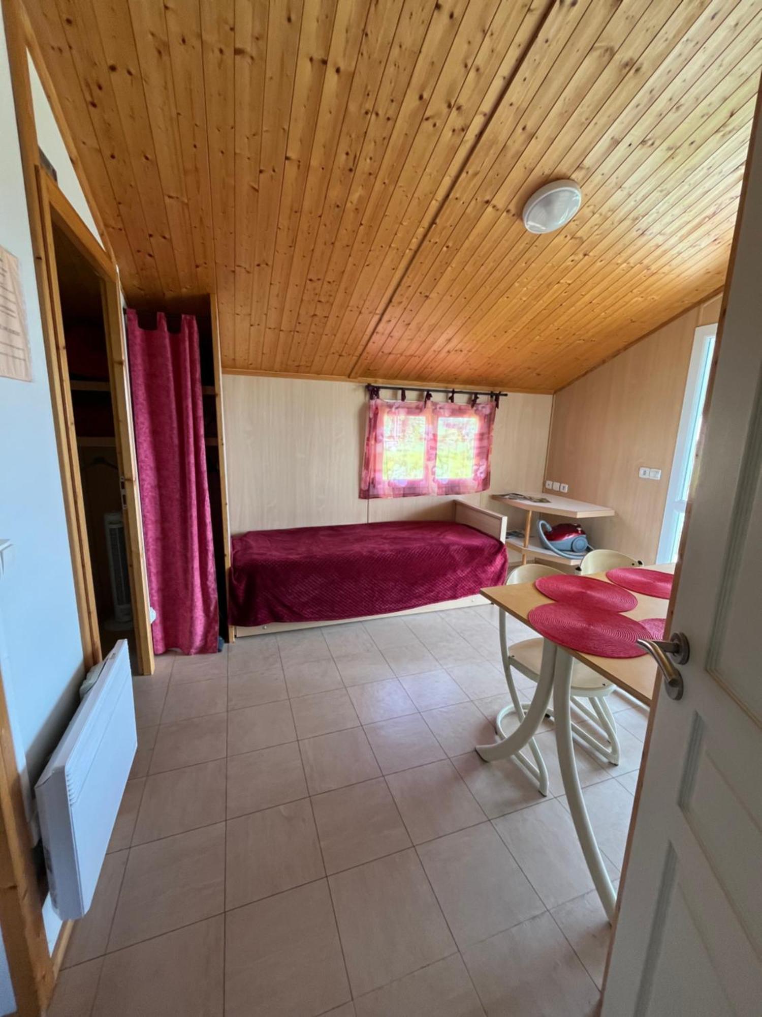 Les Chalets Du Piou Bussieres (Loire) Exterior foto