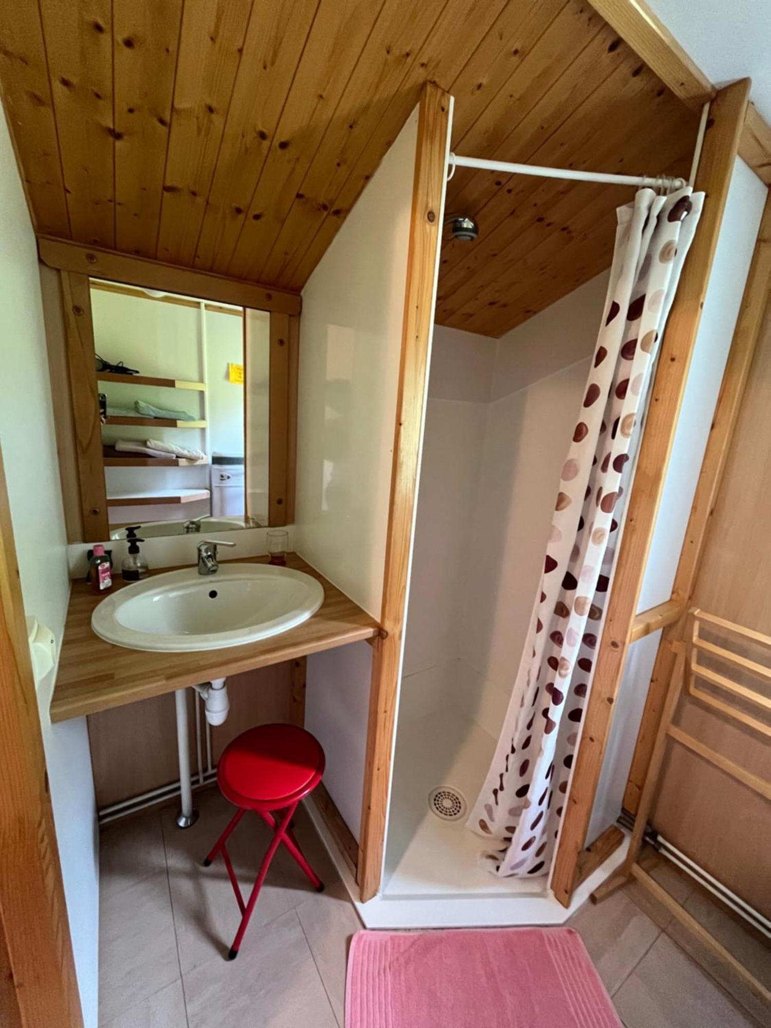 Les Chalets Du Piou Bussieres (Loire) Exterior foto