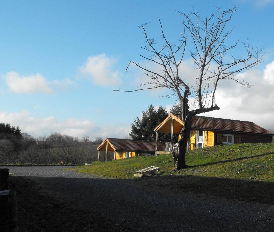 Les Chalets Du Piou Bussieres (Loire) Exterior foto